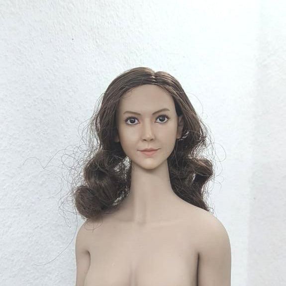 Elaine, 1:6 naisten pää