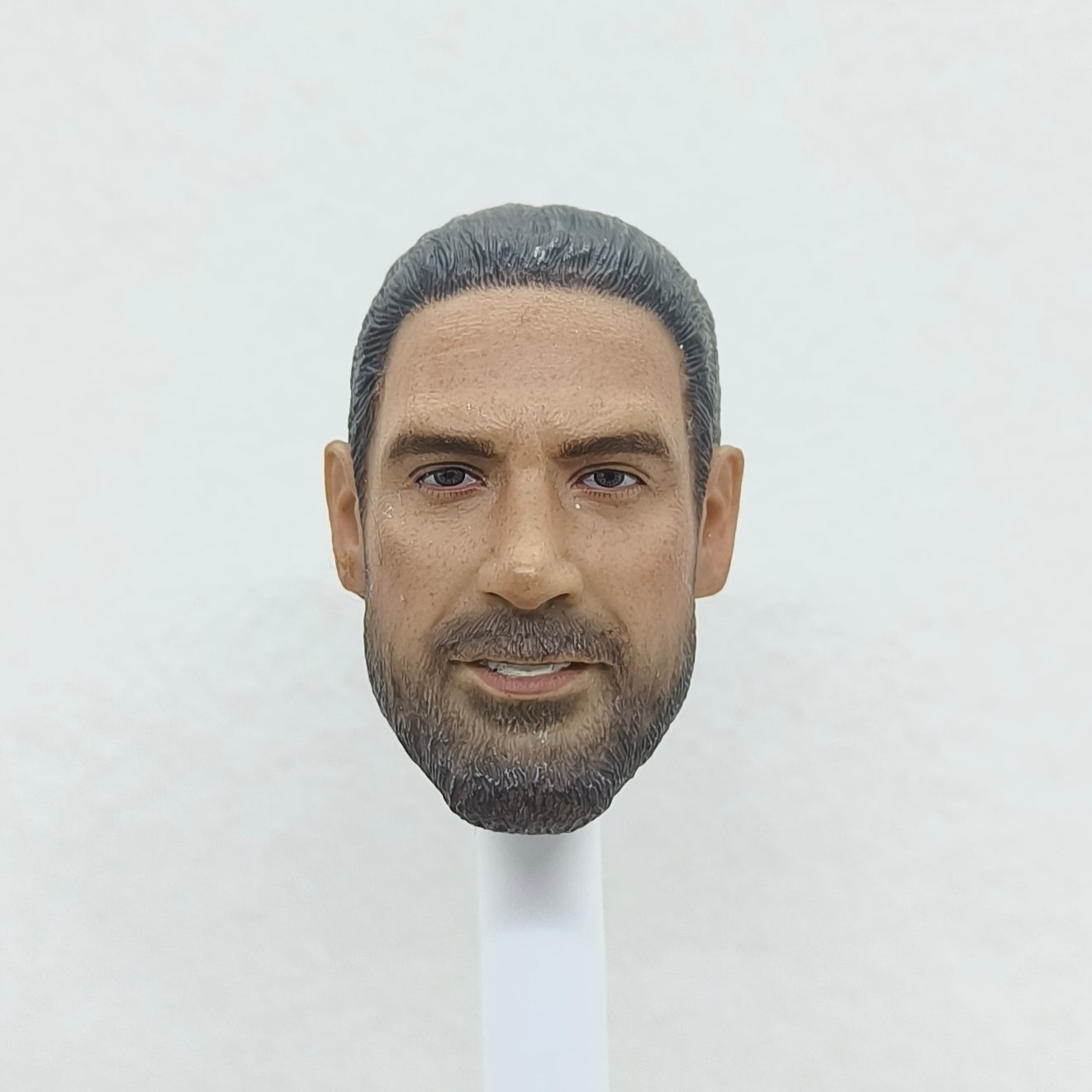 Javier, 1:6 miesten pää