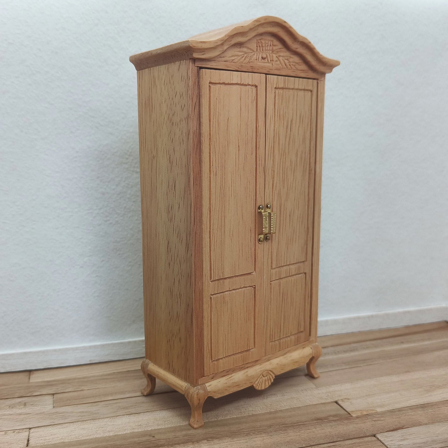 Liinavaatekaappi, 1:12