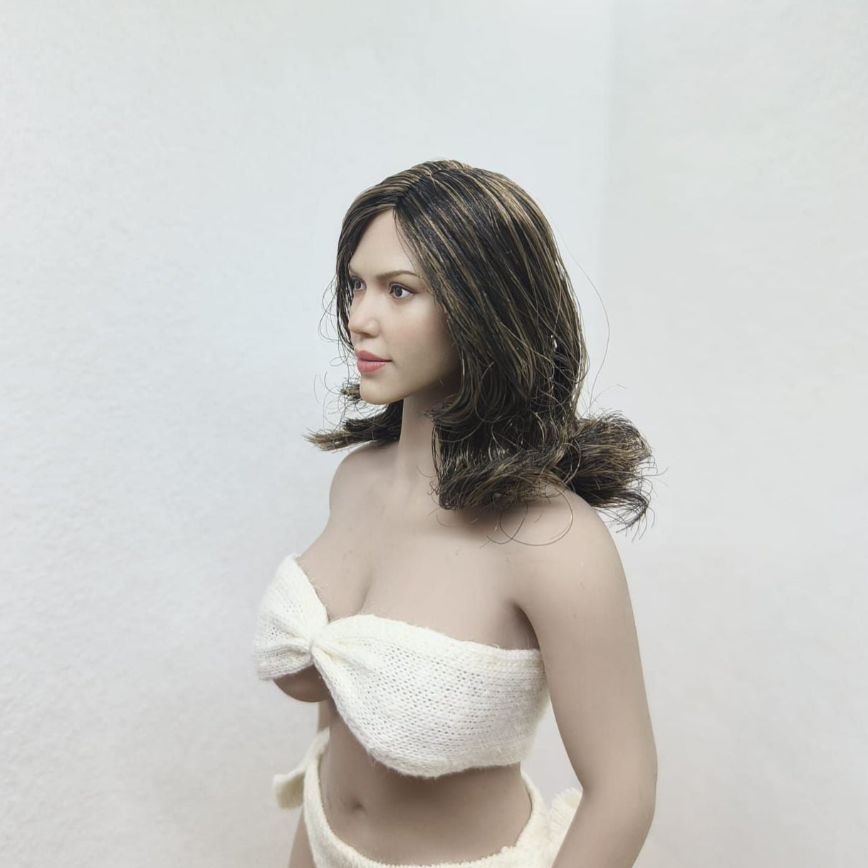 Scarlett, 1:6 naisten pää