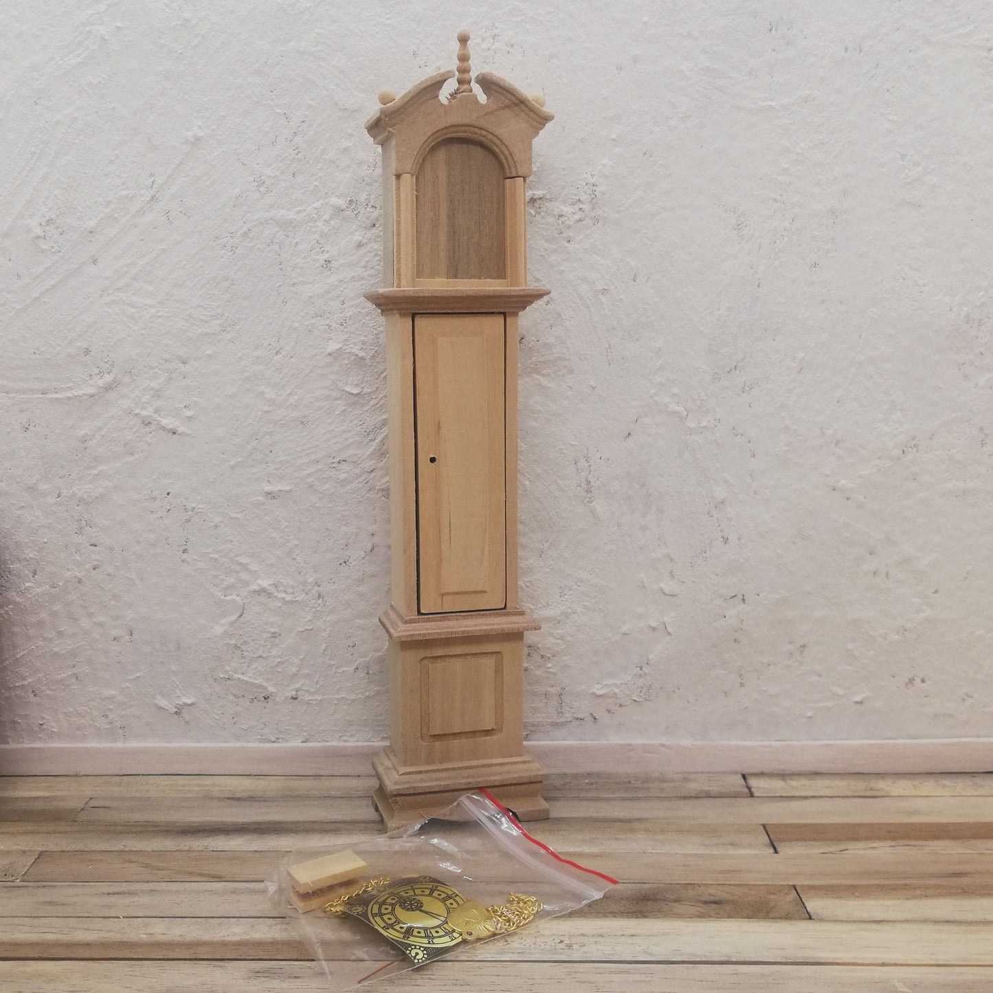 Cabinet clock 1:12