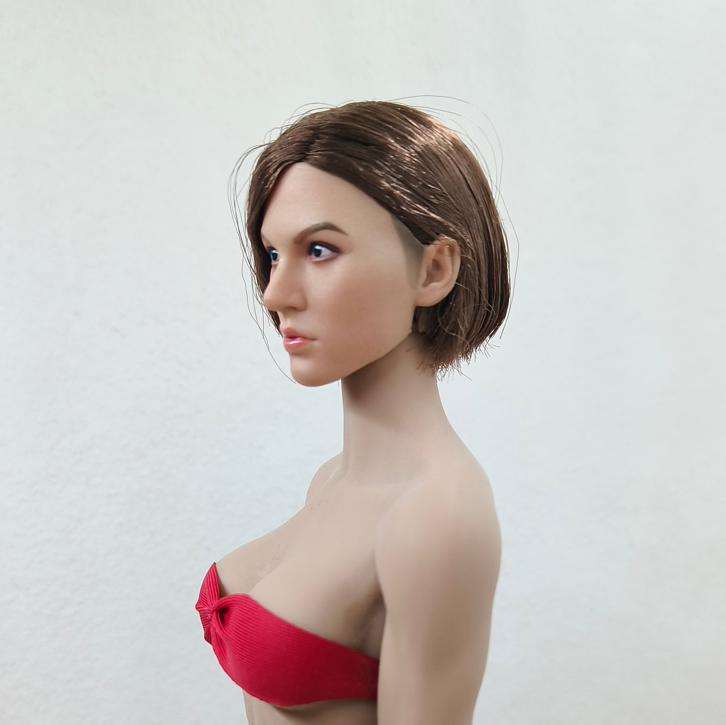 Zoe, 1:6 naisten pää