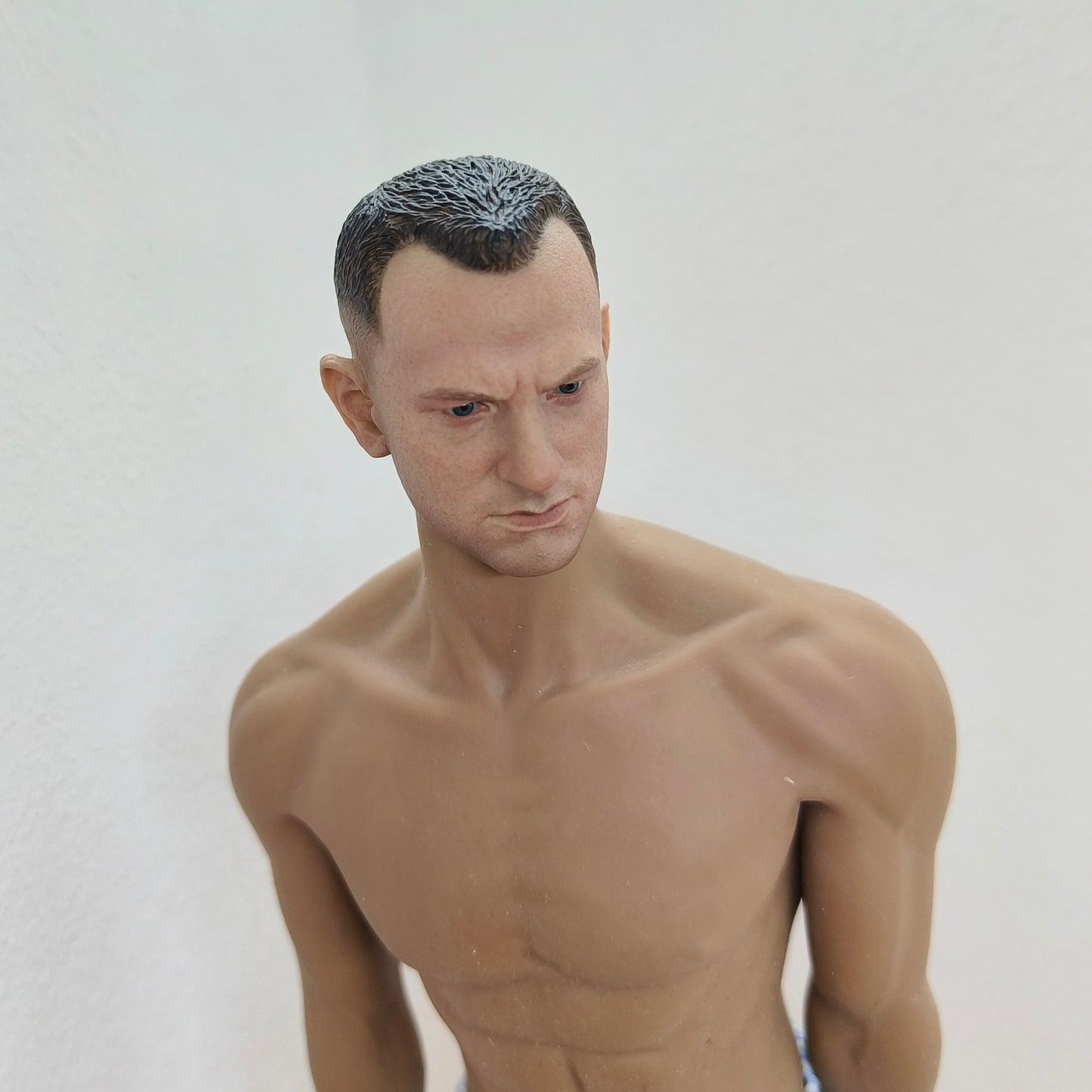 Hank, 1:6 miesten pää