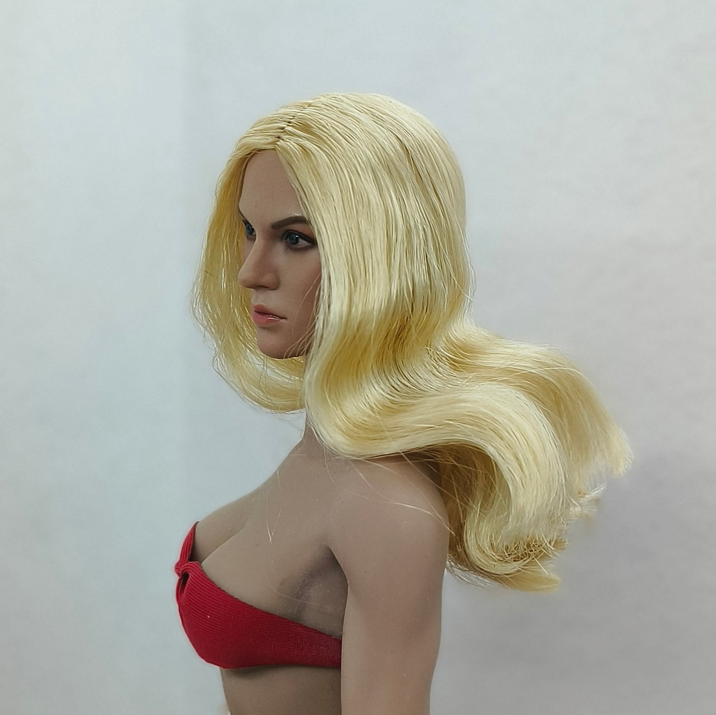 Aurelie, 1:6 naisten pää