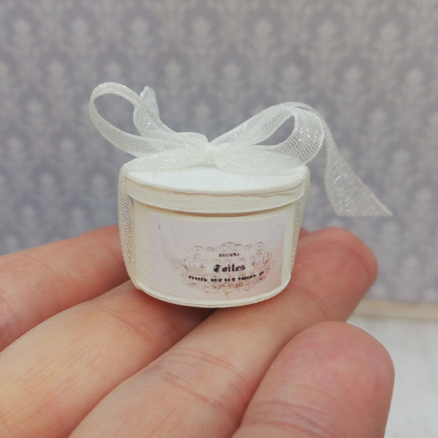 Hatturasia, toiles 1:16