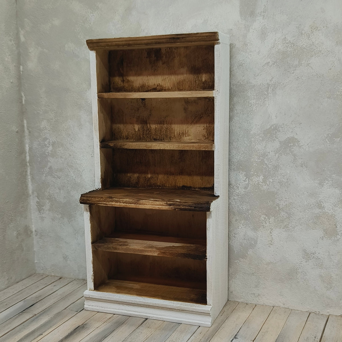 Narrow cabinet, 1:12