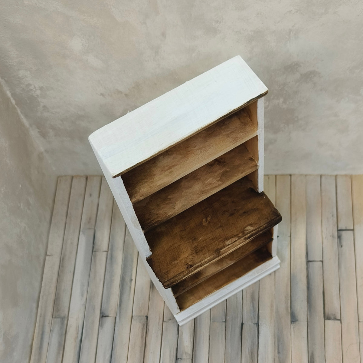 Narrow cabinet, 1:12