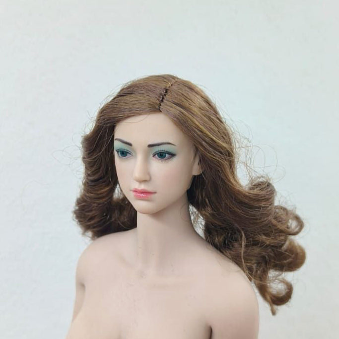 Amelie, 1:6 naisten pää