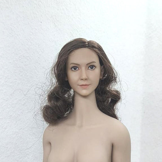 Elaine, 1:6 naisten pää