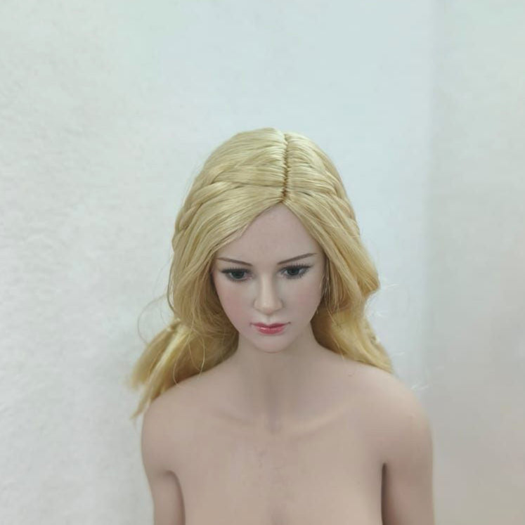 Gwyneth, 1:6 naisten pää