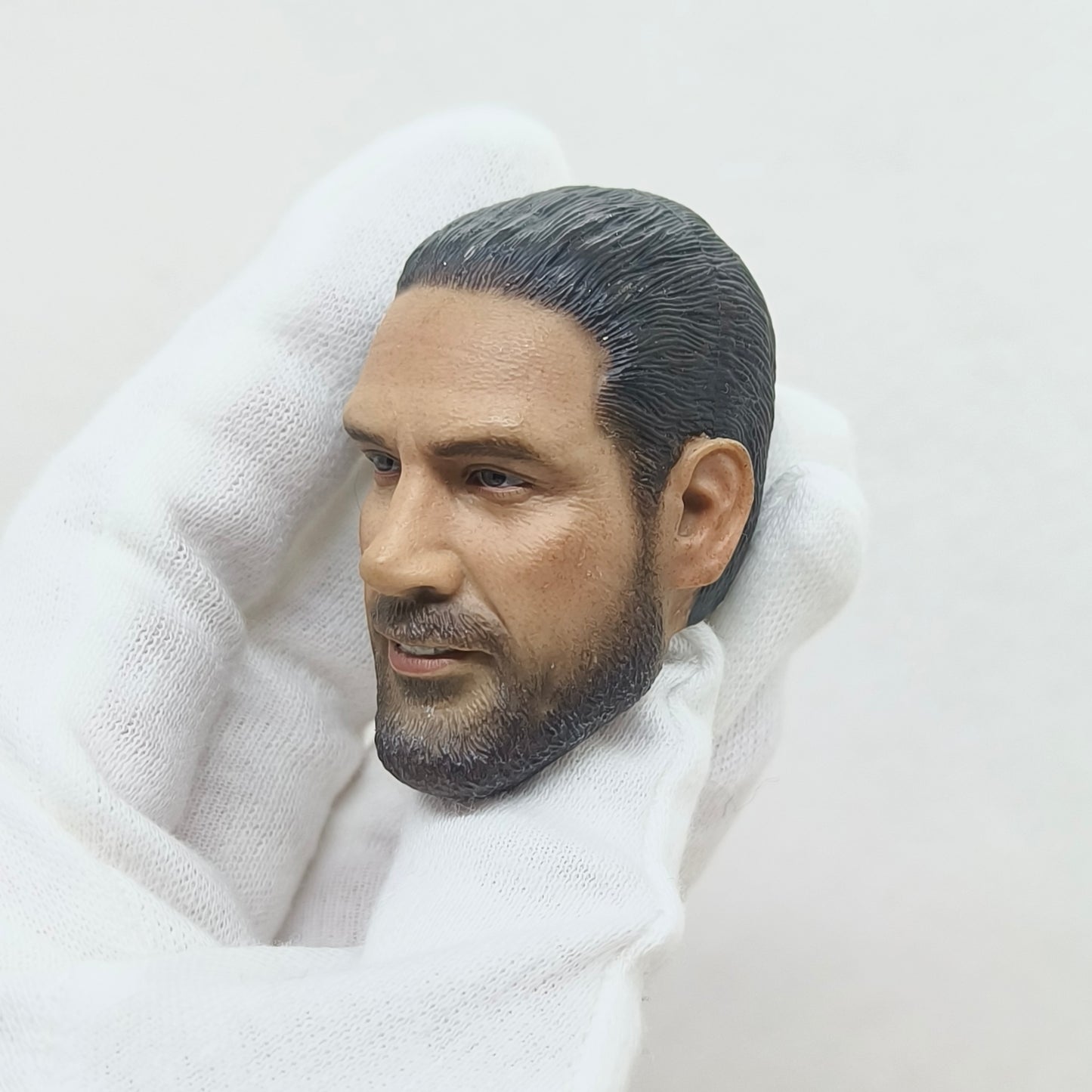 Javier, 1:6 miesten pää