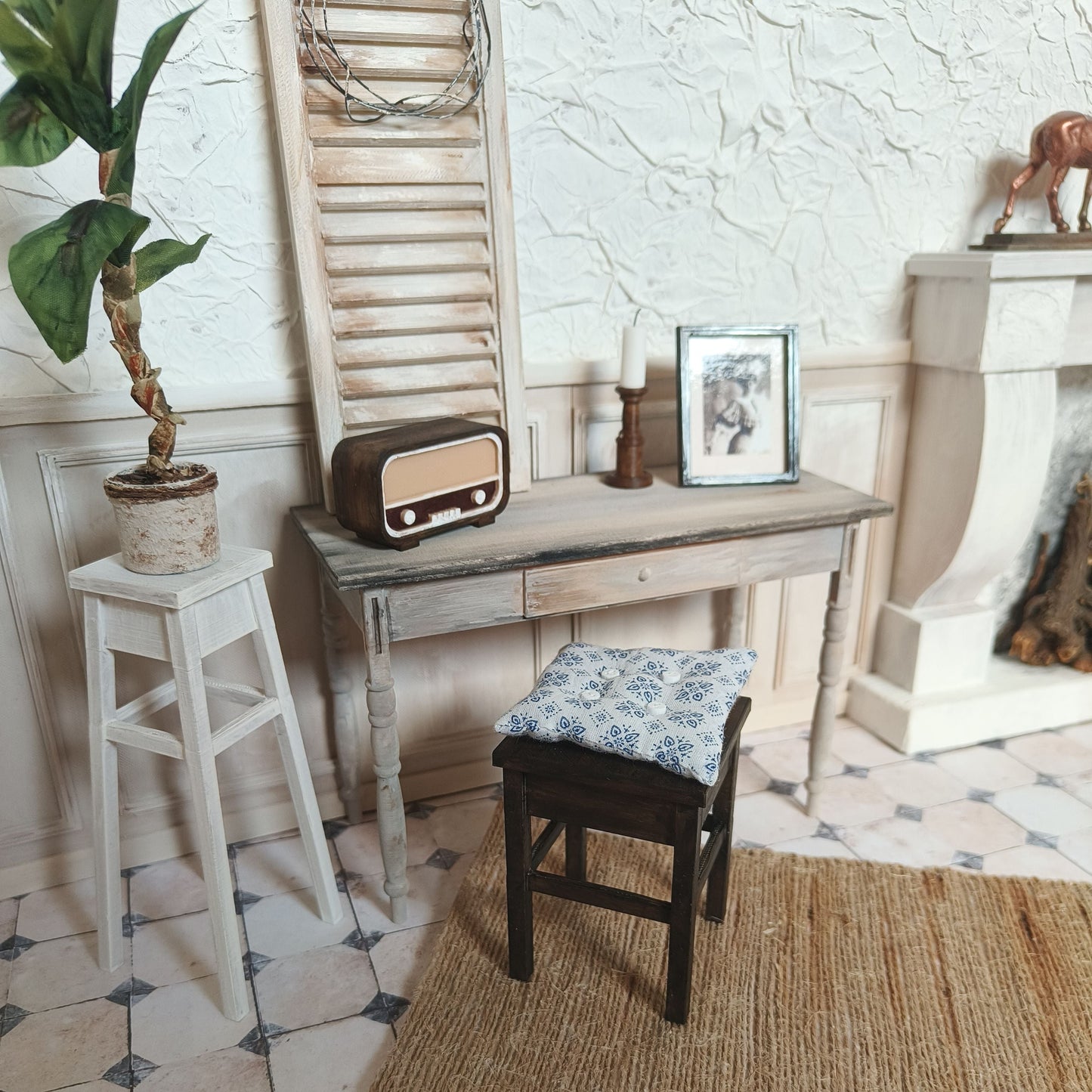 Mansion -kirjoituspöytä, harmaa 1:6