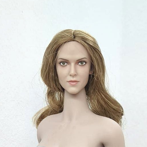 Lynette, 1:6 naisten pää