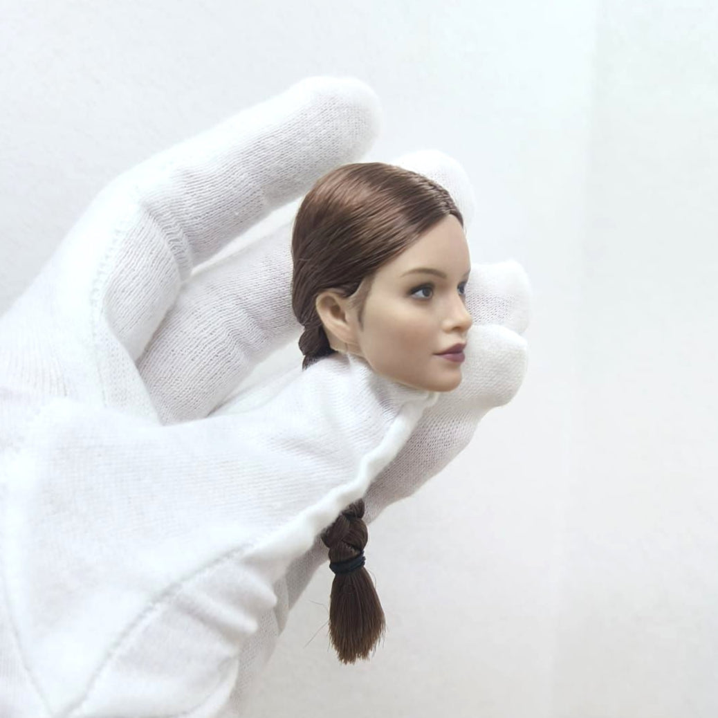 Jane, 1:6 naisten pää