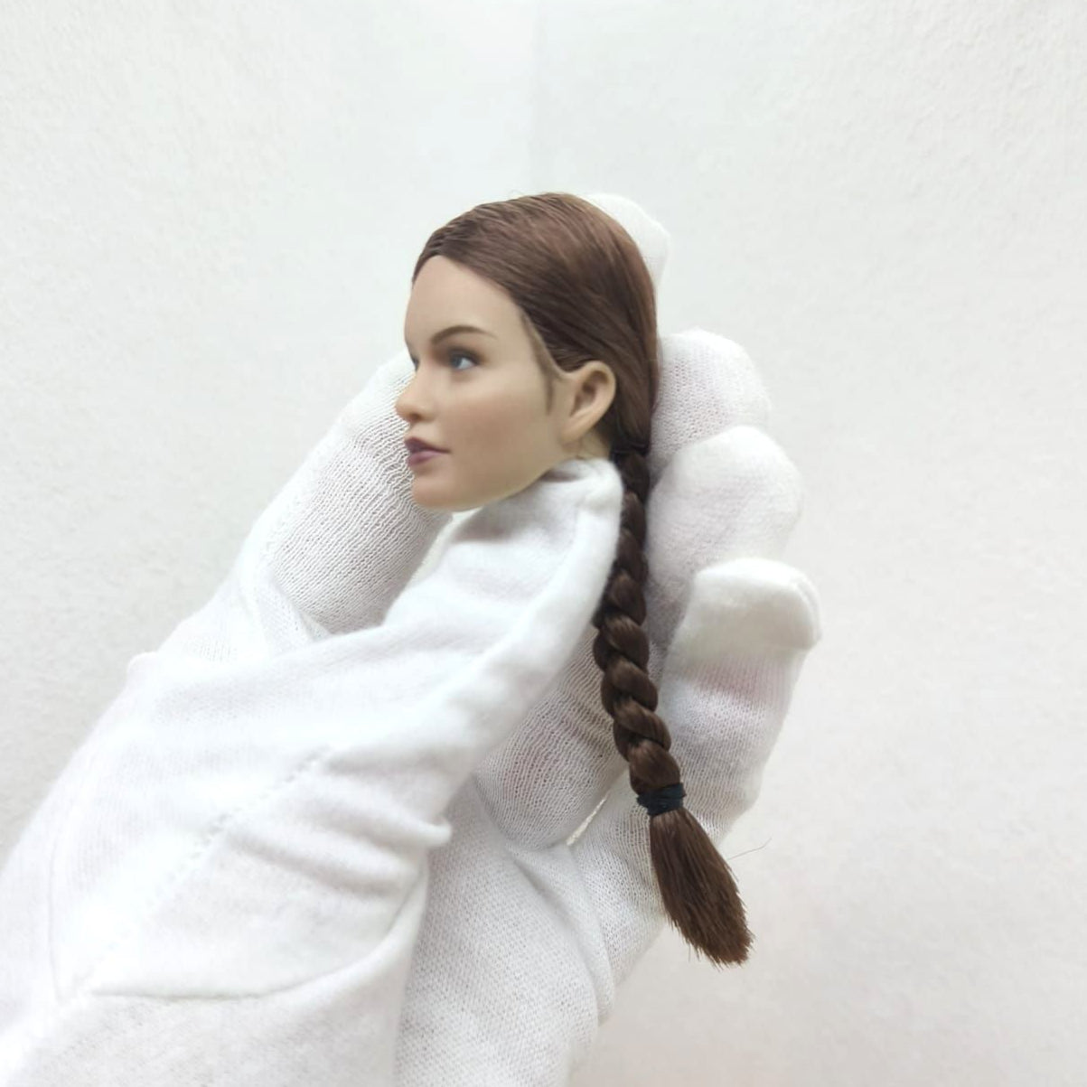 Jane, 1:6 naisten pää