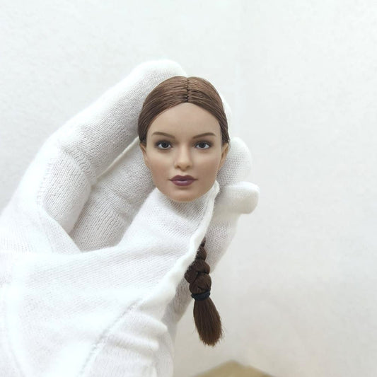 Jane, 1:6 naisten pää