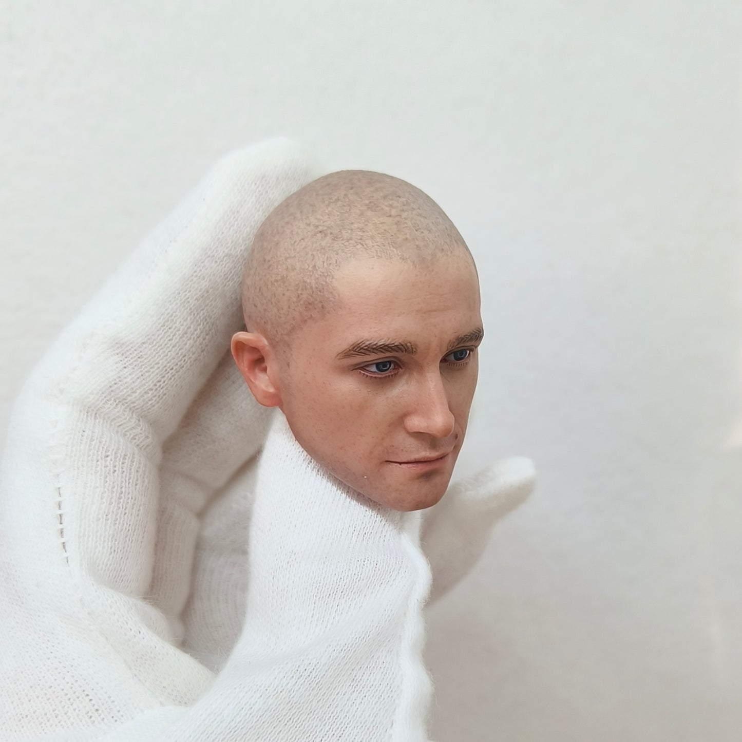 Laurent, 1:6 miesten pää
