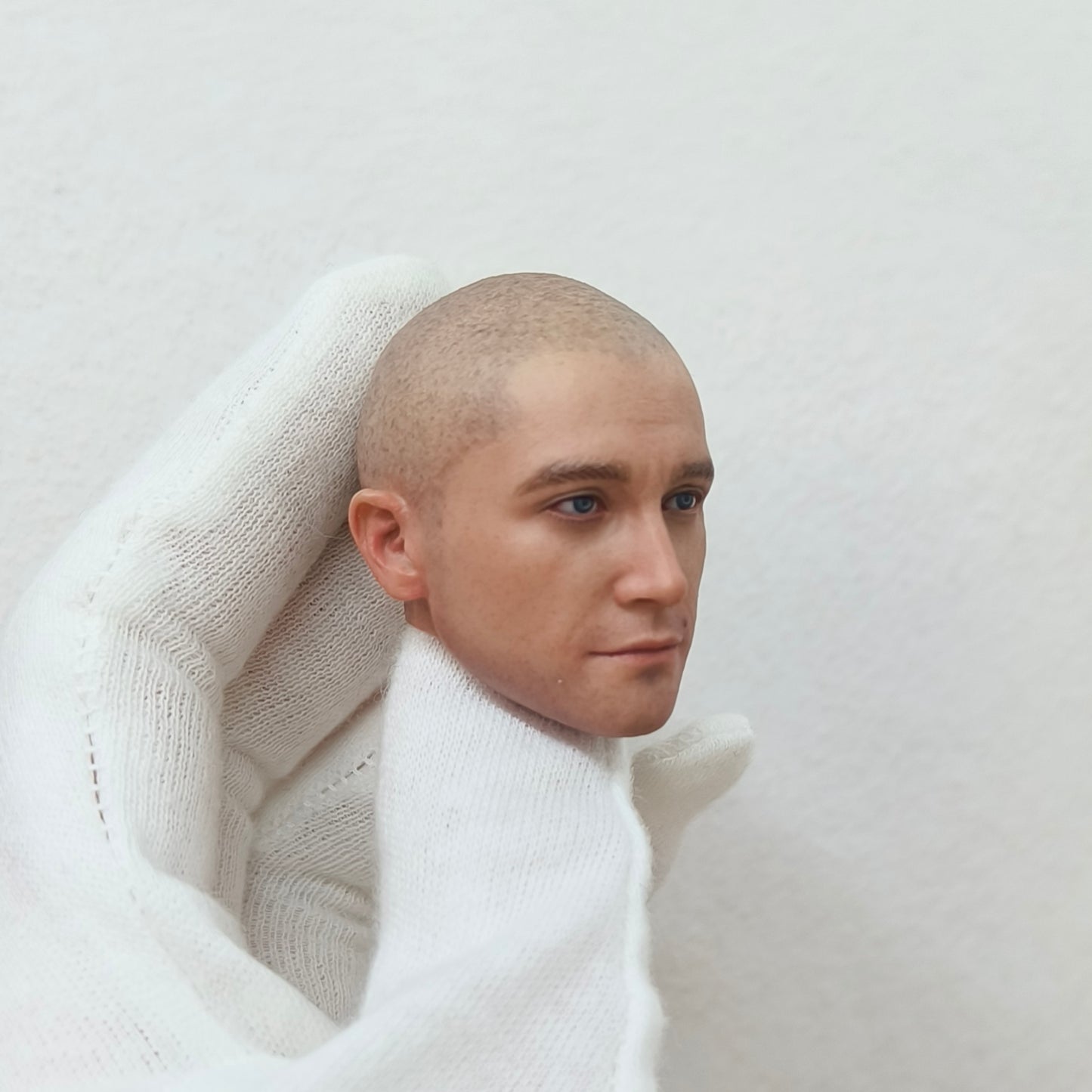 Laurent, 1:6 miesten pää