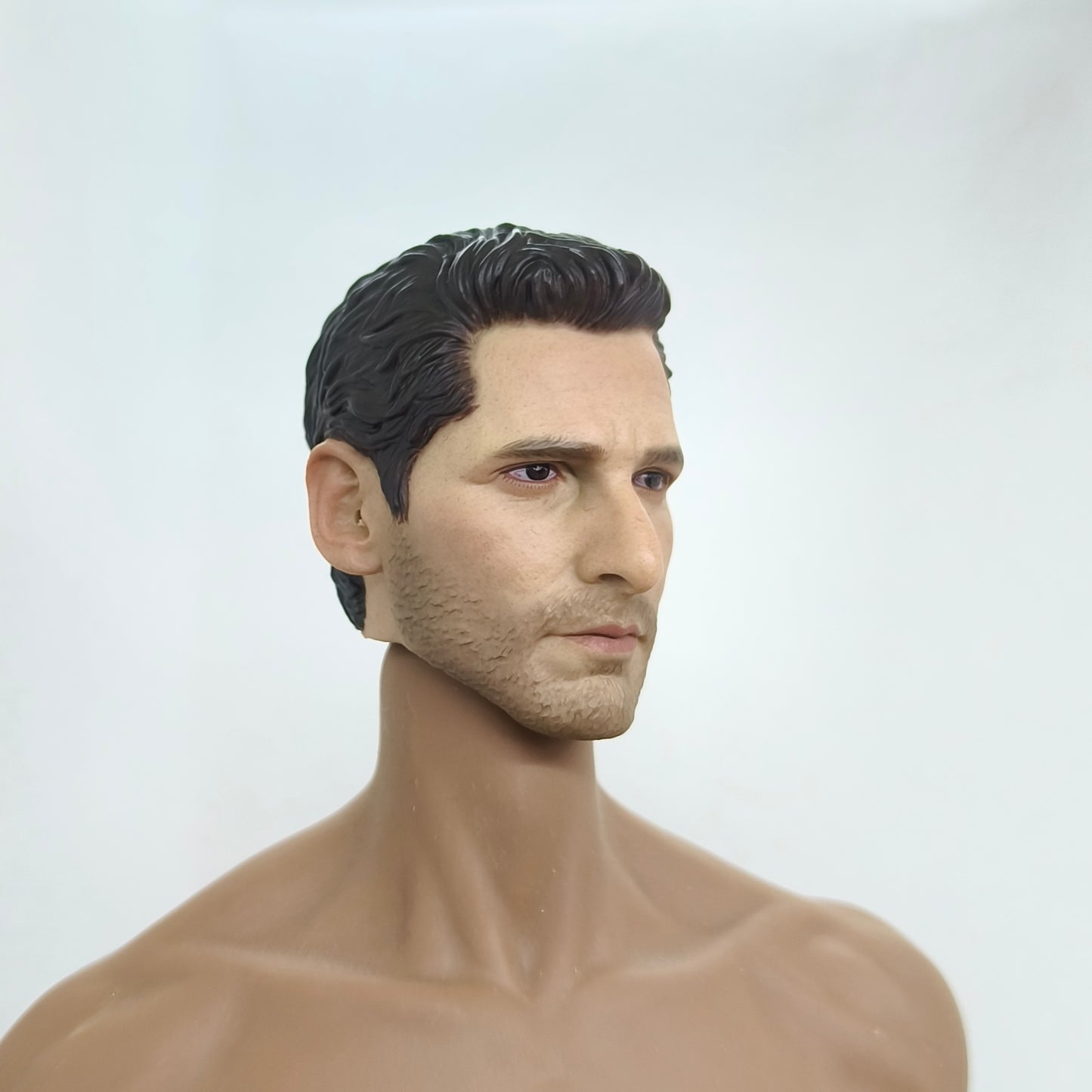 Etienne, 1:6 miesten pää