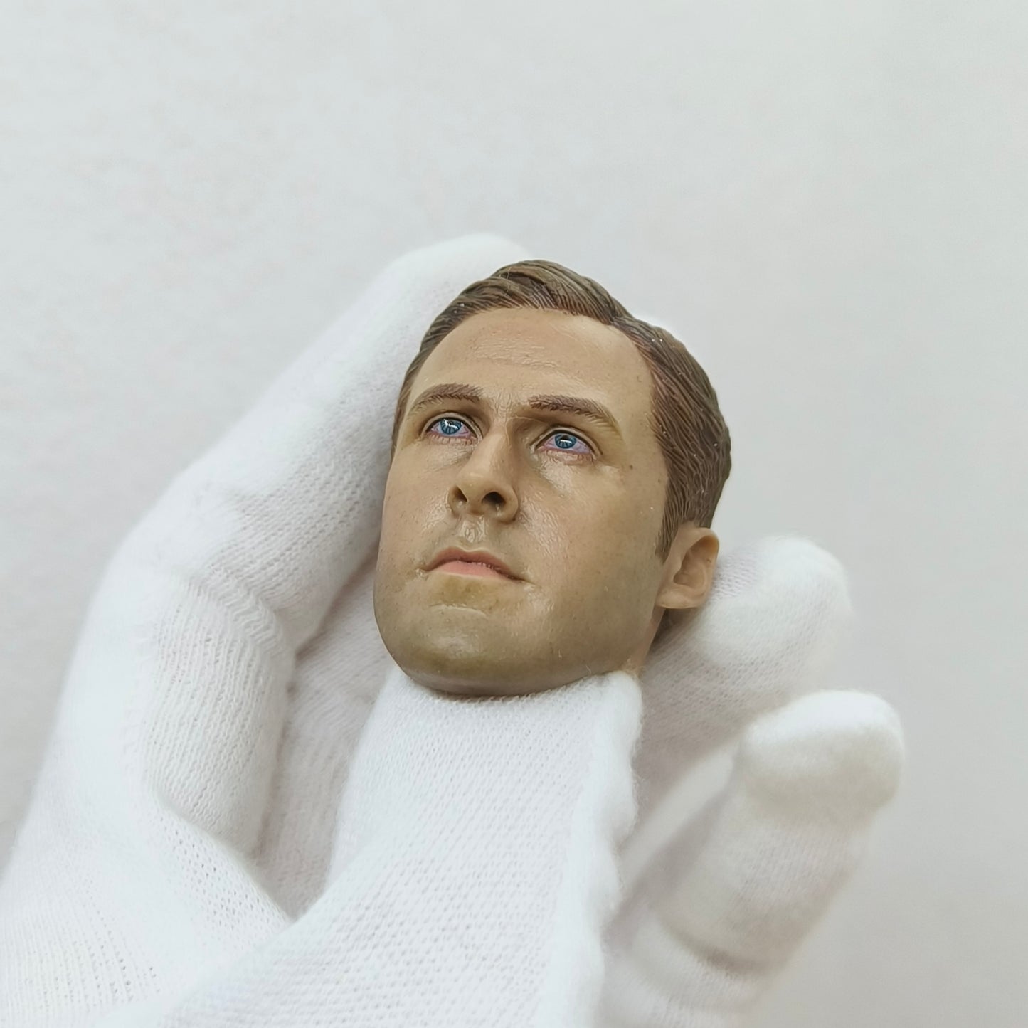 Ryan, 1:6 miesten pää