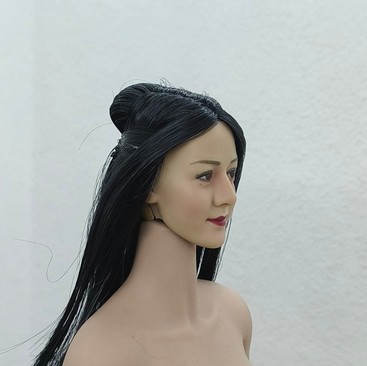 Romy, 1:6 naisten pää