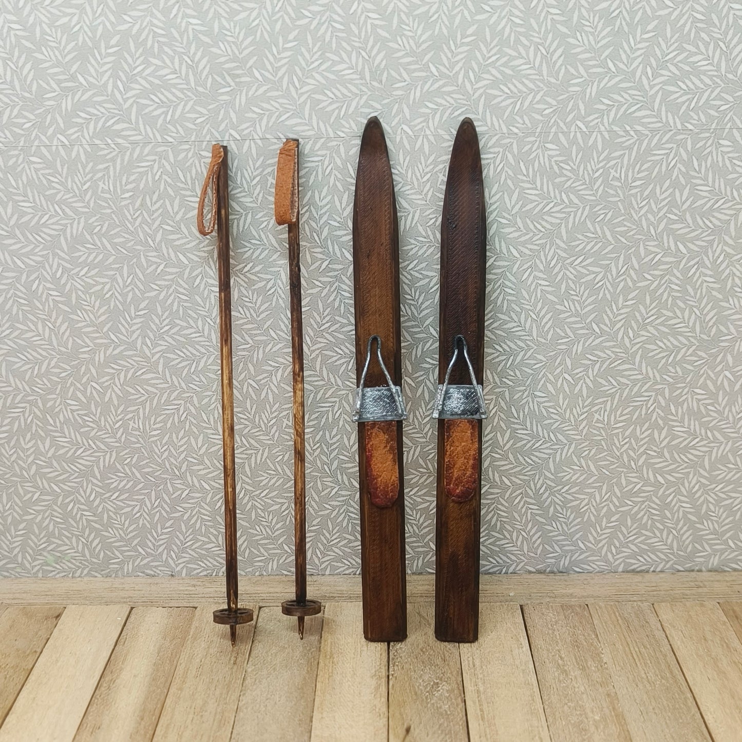 Sukset ja sauvat, 1:12