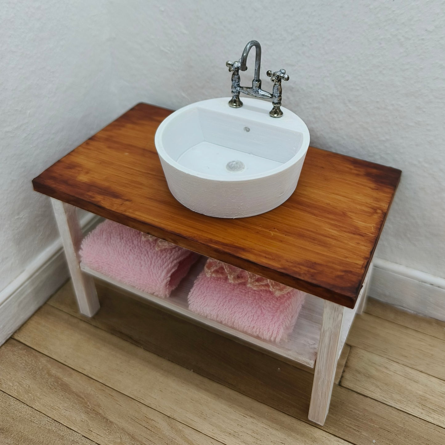 Lilla -apupöytä, 1:12 KIT