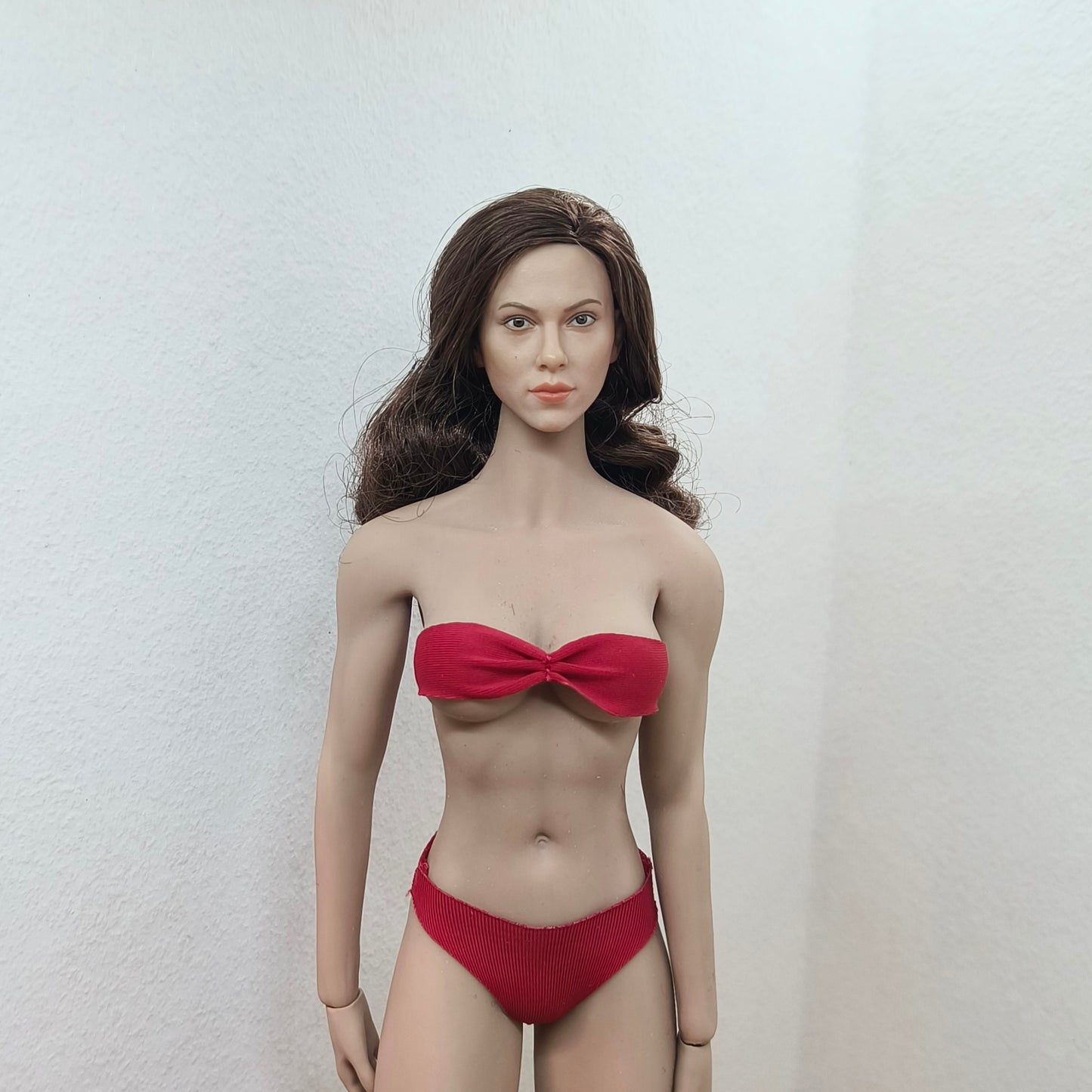 Valerie, 1:6 naisten pää