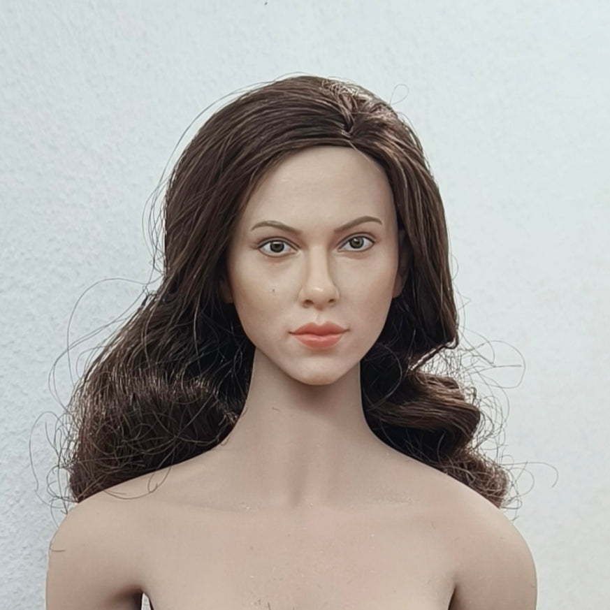 Valerie, 1:6 naisten pää