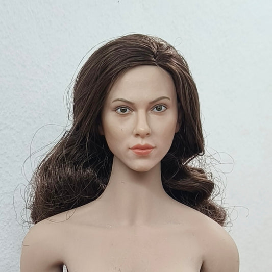 Valerie, 1:6 naisten pää