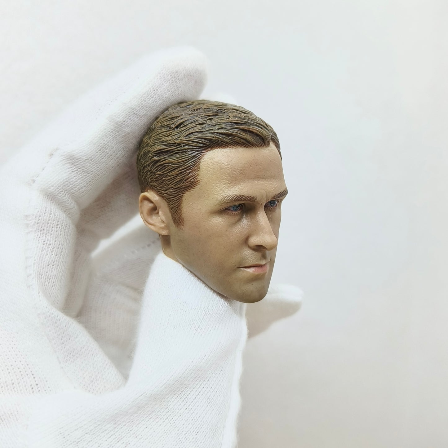 Ryan, 1:6 miesten pää