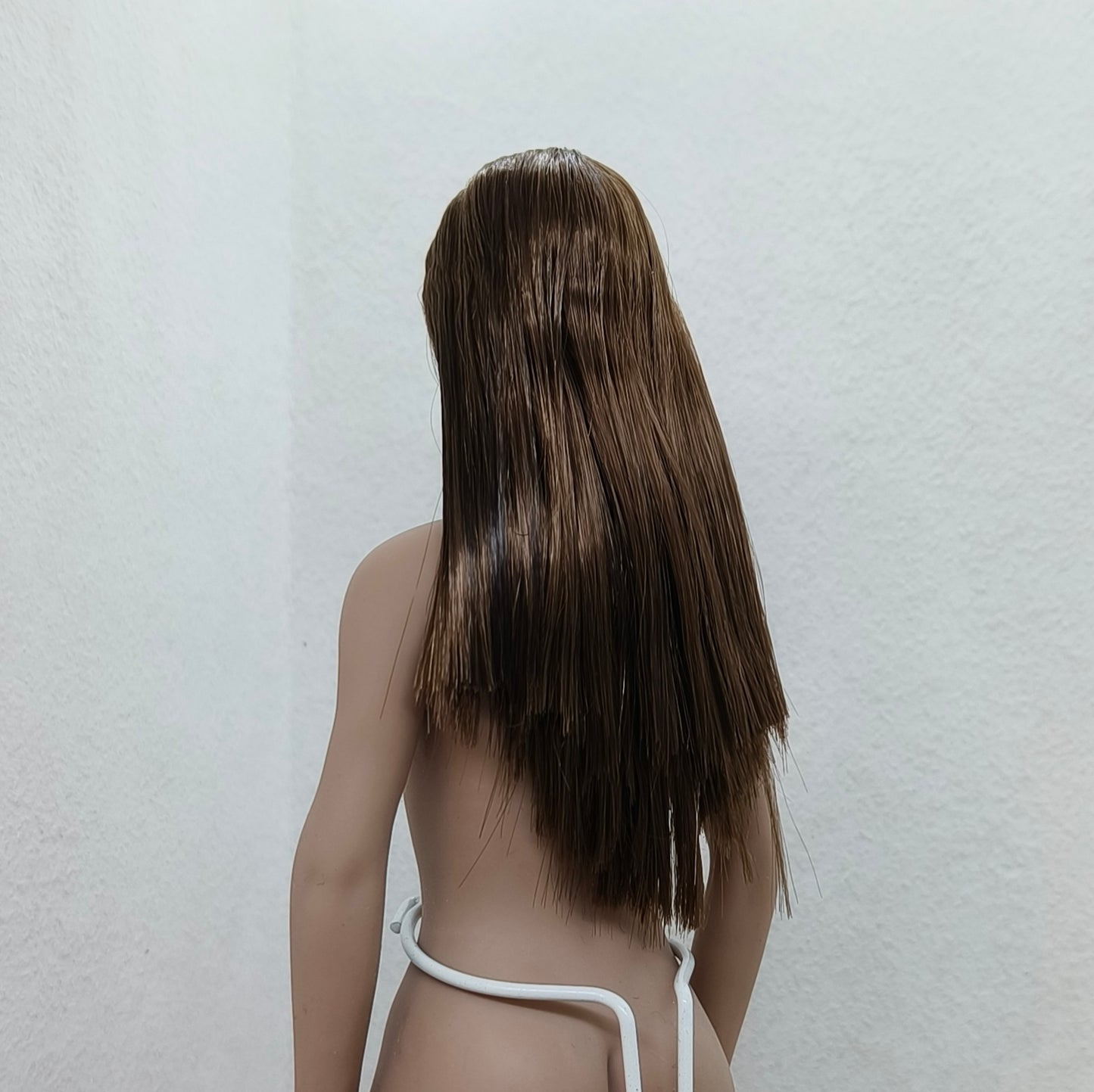 Eveline, 1:6 naisten pää