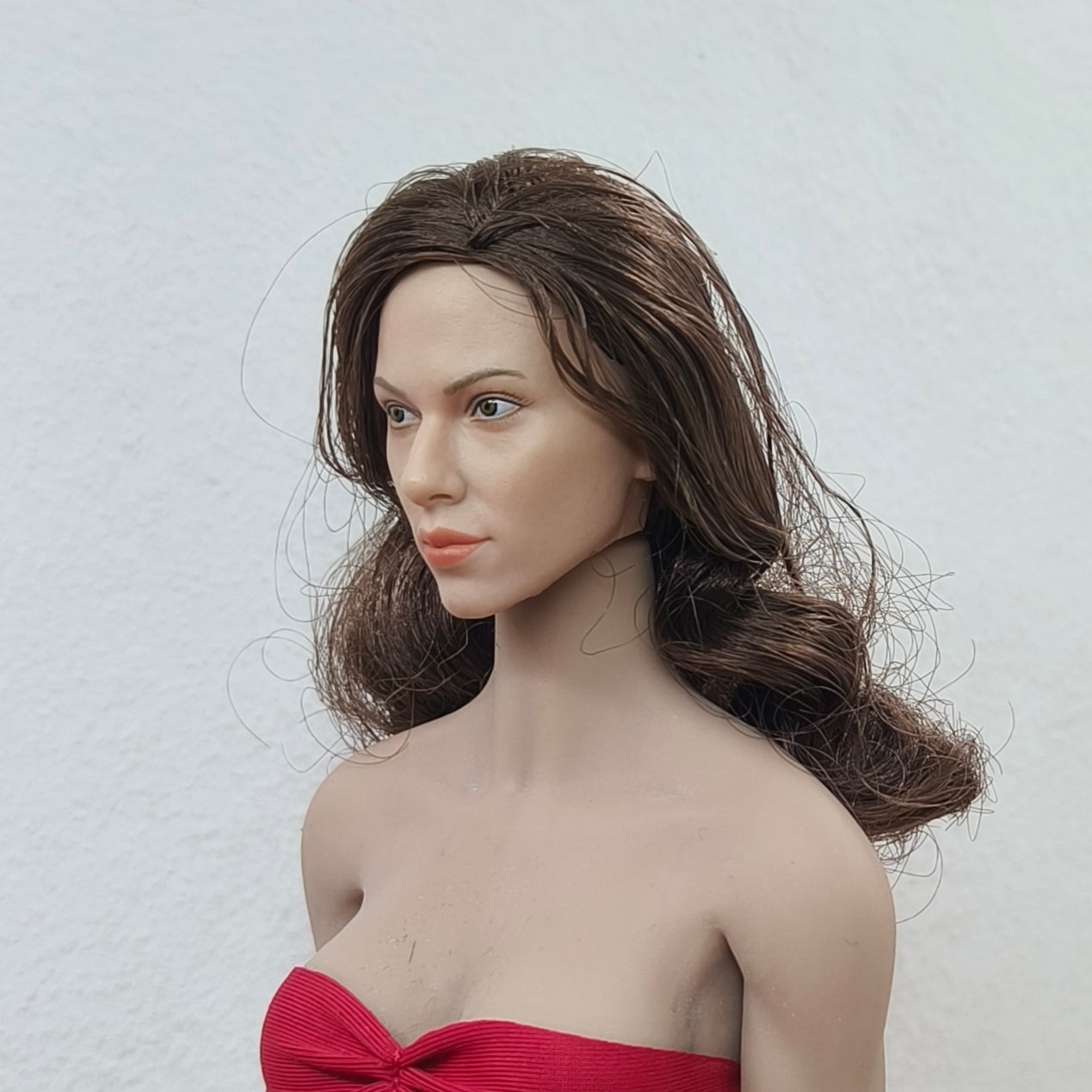 Valerie, 1:6 naisten pää